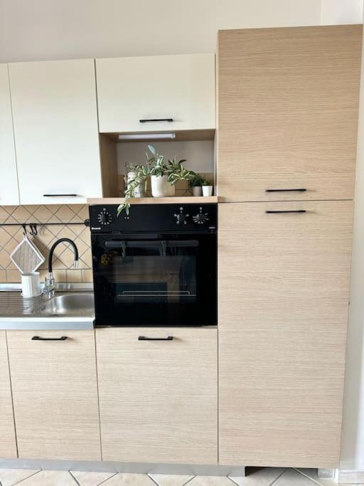 Casa Vacanza Elislor Apartments フィウミチーノ エクステリア 写真
